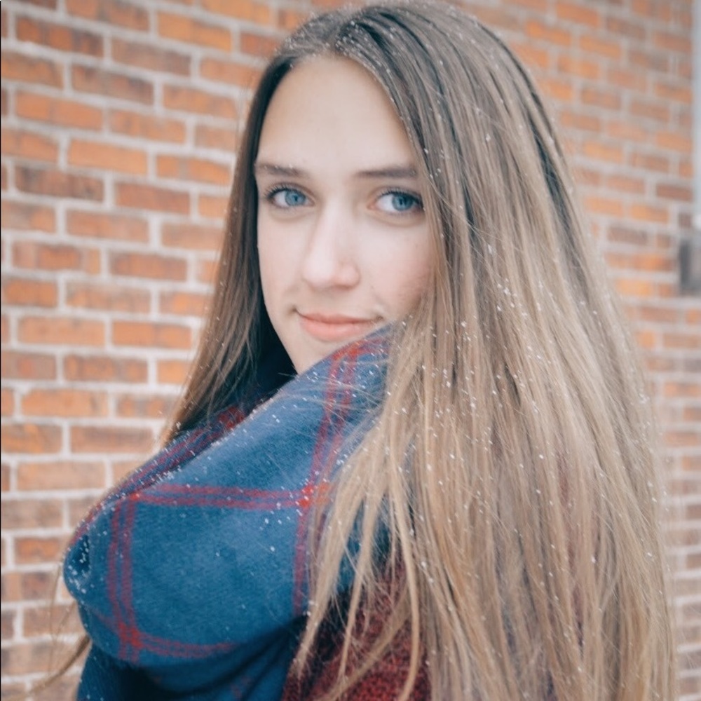 Meet your Posher, Emily